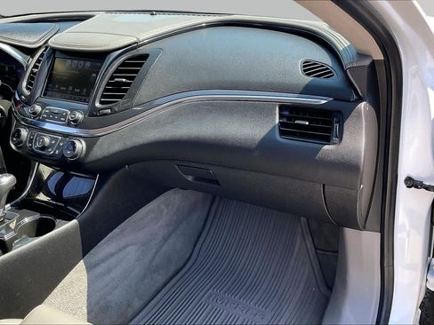 Used 2016 Chevrolet Impala LT w/ Convenience Package FWD image 17