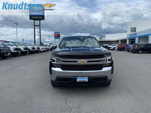 Used 2022 Chevrolet Silverado 1500 LT w/ Convenience Package II AWD/4WD image 2