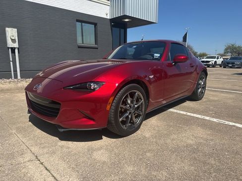 Used 2020 MAZDA MX-5 Miata RF Grand Touring image 2