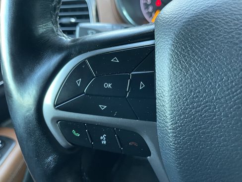 Used 2020 Jeep Grand Cherokee Overland image 23