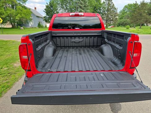 Used 2019 Chevrolet Colorado W/T w/ Custom Special Edition image 22