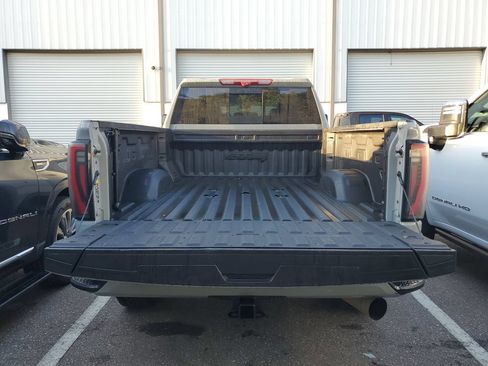 Used 2024 GMC Sierra 2500 AT4 w/ AT4 Premium Plus Package AWD/4WD image 9