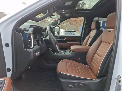 New 2026 GMC Sierra 3500 Denali Ultimate image 13
