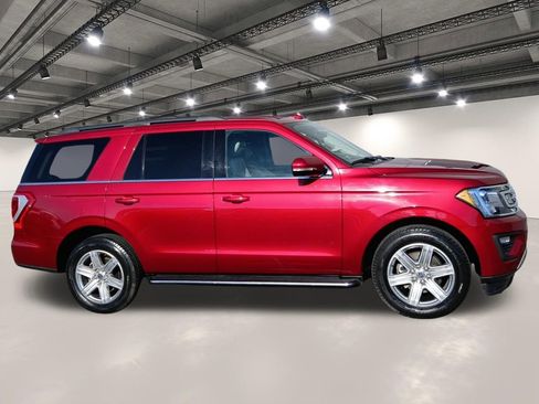 Used 2019 Ford Expedition XLT w/ Equipment Group 202A RWD image 17
