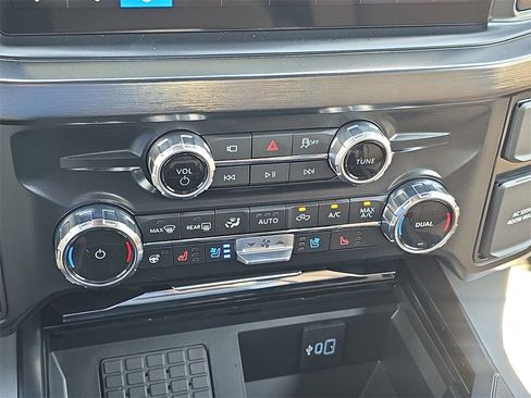 New 2026 Ford F250 Lariat w/ Chrome Package image 25