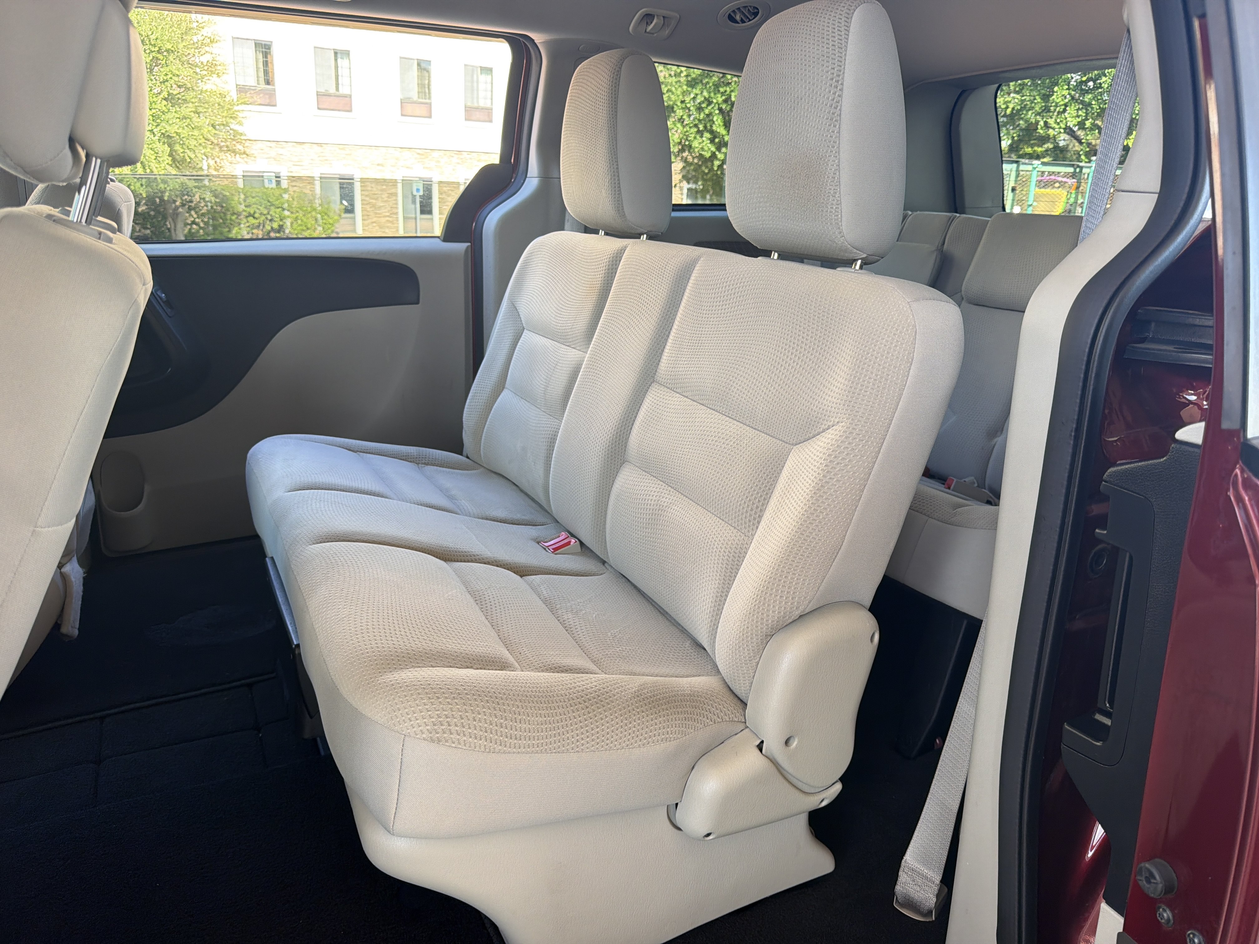 Used 2018 Dodge Grand Caravan SE w/ UConnect Hands-Free Group FWD image 19