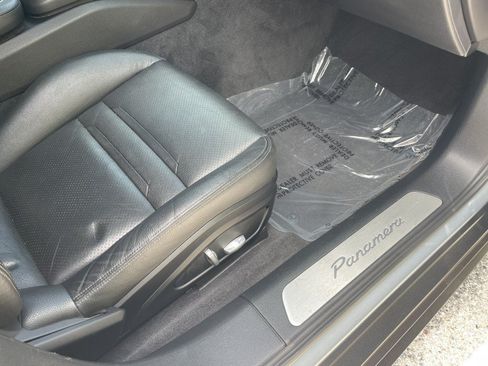 Used 2021 Porsche Panamera RWD image 9