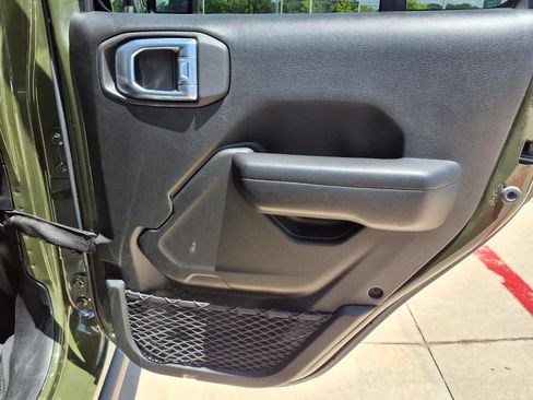 Used 2021 Jeep Gladiator Sport AWD/4WD image 7
