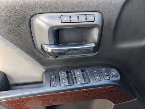 Used 2018 GMC Sierra 1500 SLT image 16