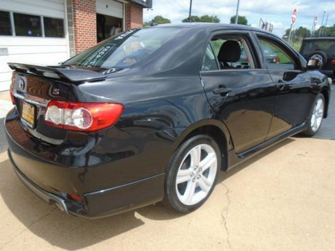 Used 2013 Toyota Corolla S w/ Premium Pkg FWD image 3