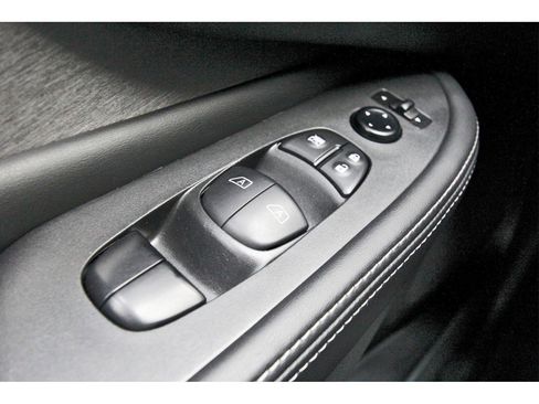 Certified 2023 Nissan Murano S image 19