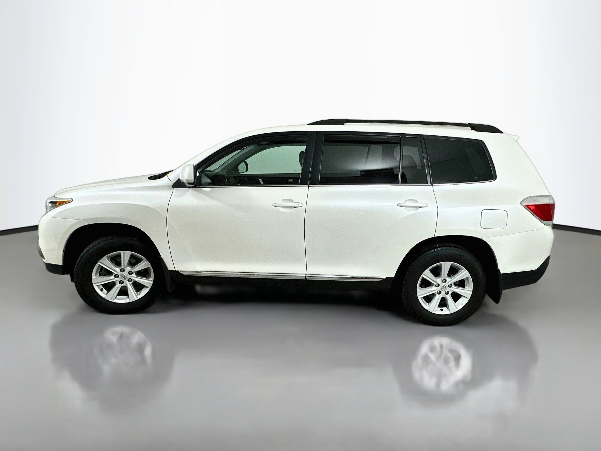 Used 2013 Toyota Highlander SE AWD/4WD image 4