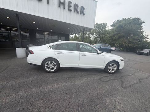 Used 2024 Honda Accord LX image 9