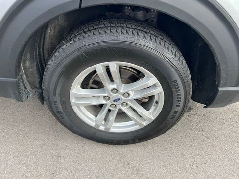 Used 2023 Ford Explorer XLT w/ Equipment Group 202A AWD/4WD image 14