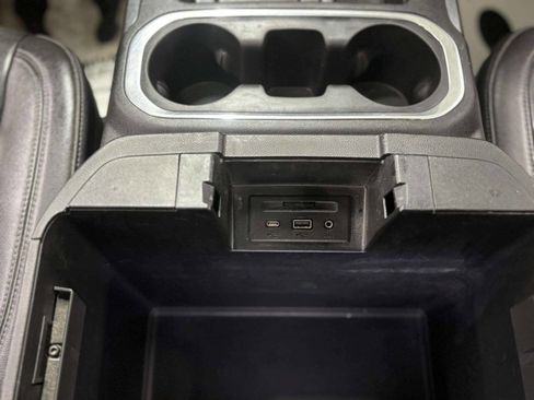 Used 2019 Chevrolet Silverado 1500 LTZ w/ LTZ Premium Package AWD/4WD image 39