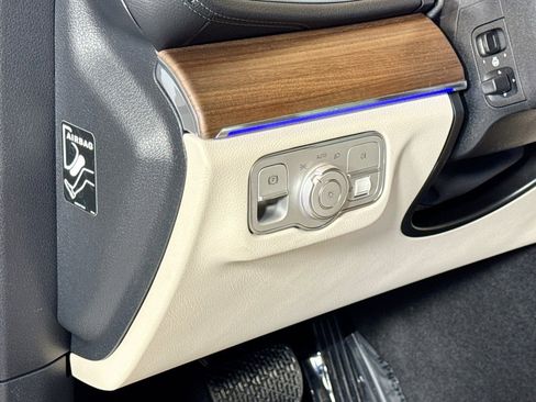 New 2026 Mercedes-Benz GLS 450 4MATIC image 10
