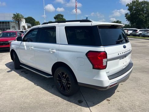 Used 2023 Ford Expedition XLT RWD image 4