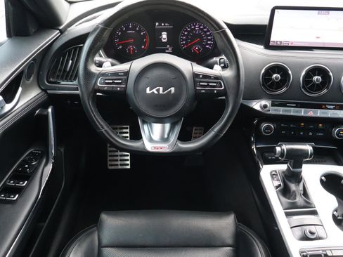 Used 2022 Kia Stinger GT1 RWD image 9