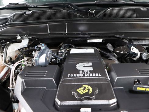 Used 2023 RAM 2500 Limited image 33