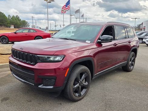 New 2024 Jeep Grand Cherokee L Altitude RWD image 3