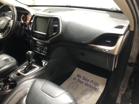 Used 2015 Jeep Cherokee Limited image 13