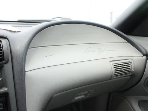 Used 2003 Ford Mustang Coupe RWD image 15