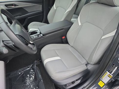 Used 2025 Toyota Camry SE image 20