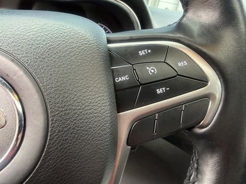 Used 2020 Jeep Grand Cherokee Altitude image 24