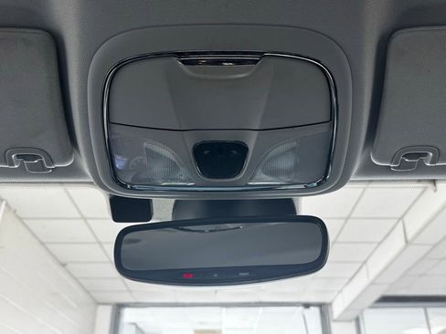 Used 2019 Jeep Cherokee Limited w/ Luxury Group image 21