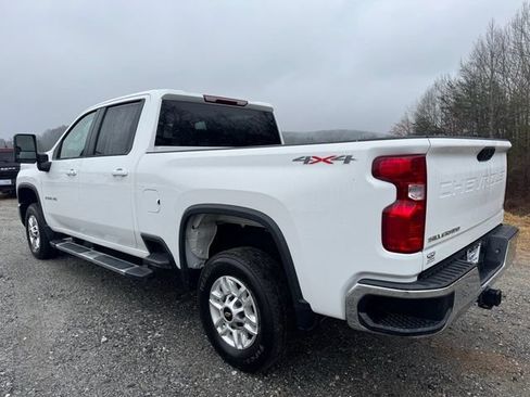 Used 2025 Chevrolet Silverado 2500 LT w/ Convenience Package AWD/4WD image 6