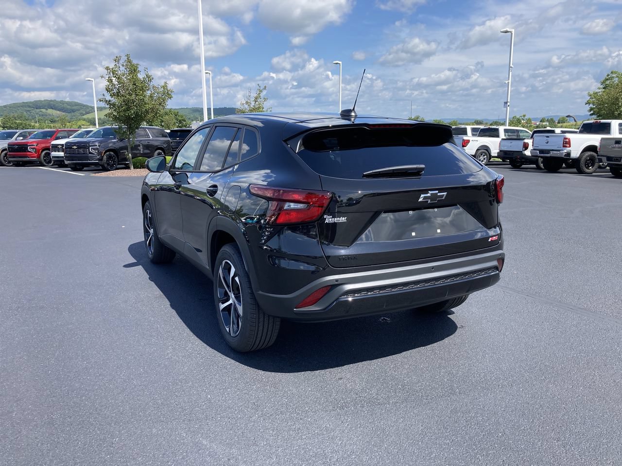 New 2026 Chevrolet Trax RS w/ Sunroof Package FWD image 5