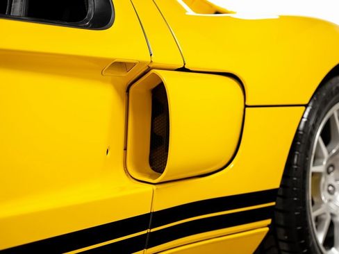 Used 2005 Ford GT image 24