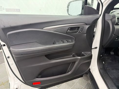 Used 2024 Honda Passport EX-L image 11