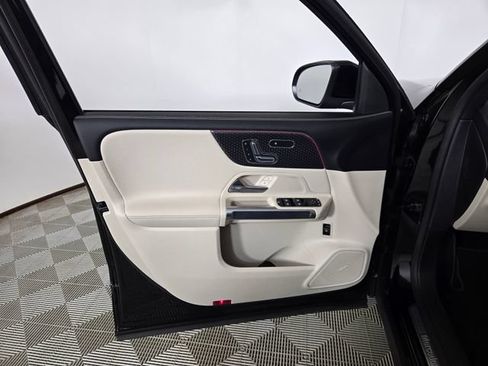 Certified 2026 Mercedes-Benz GLB 250 4MATIC image 22