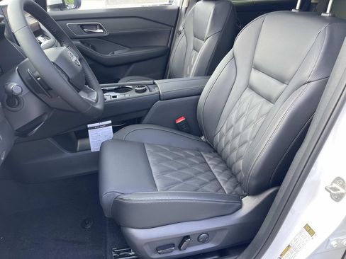 New 2026 Nissan Rogue Platinum AWD/4WD image 21