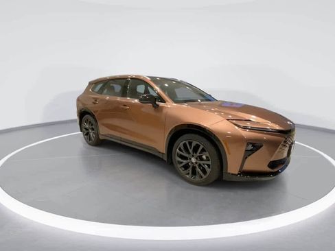 Certified 2025 Toyota Crown Signia Limited image 2