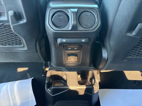 Certified 2022 Jeep Gladiator Rubicon AWD/4WD image 30