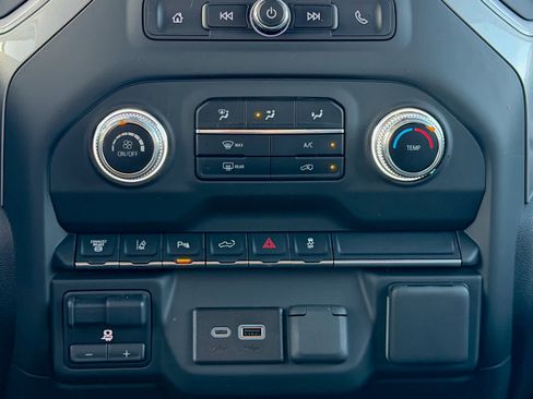 Used 2024 GMC Sierra 2500 Pro w/ 1SA Pro Safety Plus Package image 20