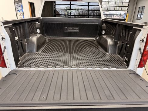 Used 2025 Chevrolet Silverado 1500 LT image 8