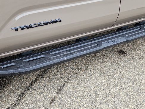 New 2026 Toyota Tacoma 4x4 Double Cab image 9
