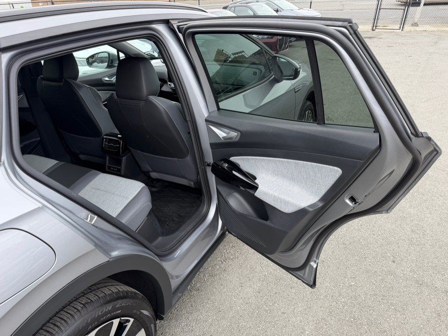 Used 2024 Volkswagen ID.4 Pro AWD/4WD image 35