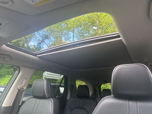 Used 2025 Honda Pilot Elite image 13