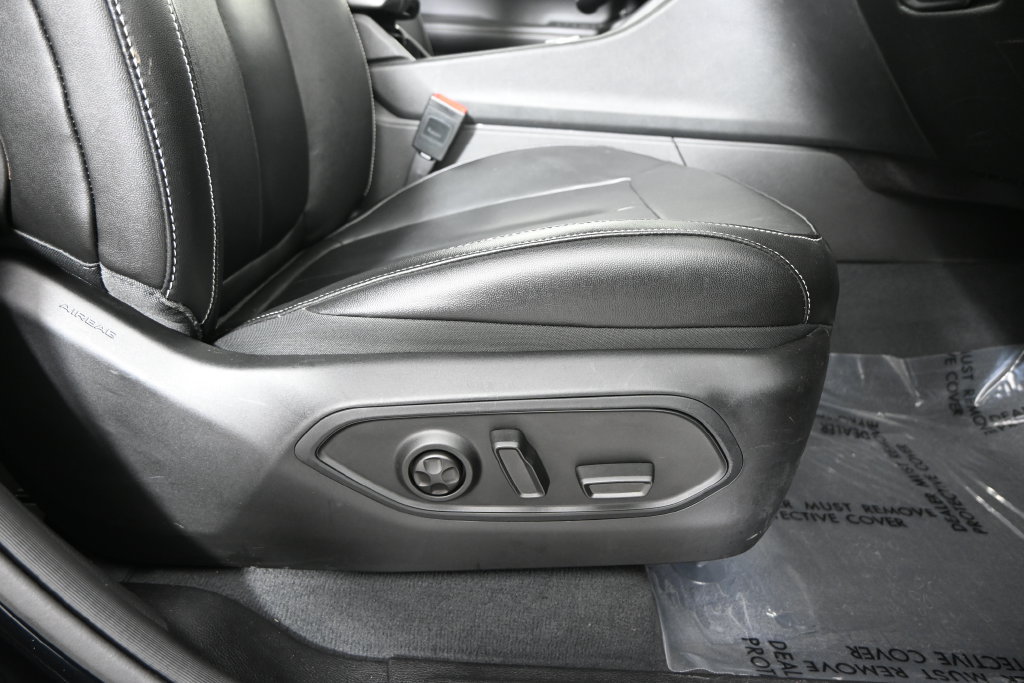 Used 2023 Jeep Grand Cherokee 4WD 4xe image 14