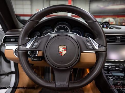 Used 2015 Porsche 911 4 Cabriolet image 24