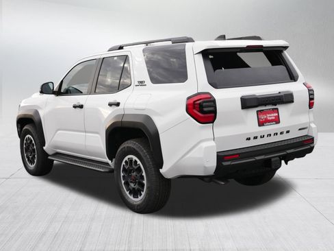 Certified 2025 Toyota 4Runner TRD Off-Road image 5