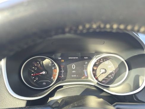 Used 2019 Jeep Compass Latitude FWD image 11