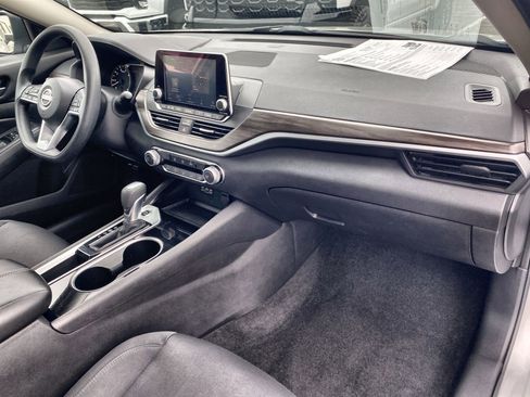 Used 2024 Nissan Altima 2.5 SV image 27