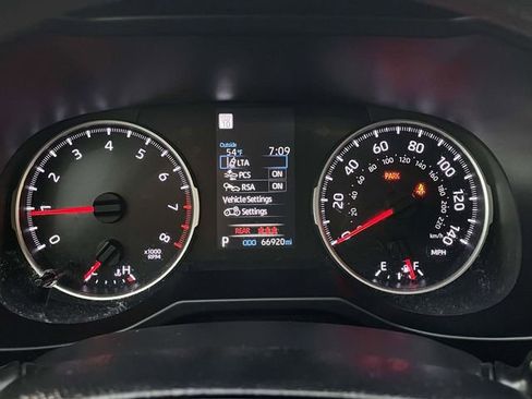 Used 2021 Toyota RAV4 LE image 24