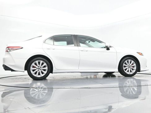 Used 2020 Toyota Camry LE FWD image 46