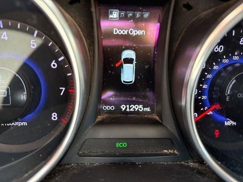 Used 2014 Hyundai Santa Fe Sport w/ Technology Package 04 FWD image 9